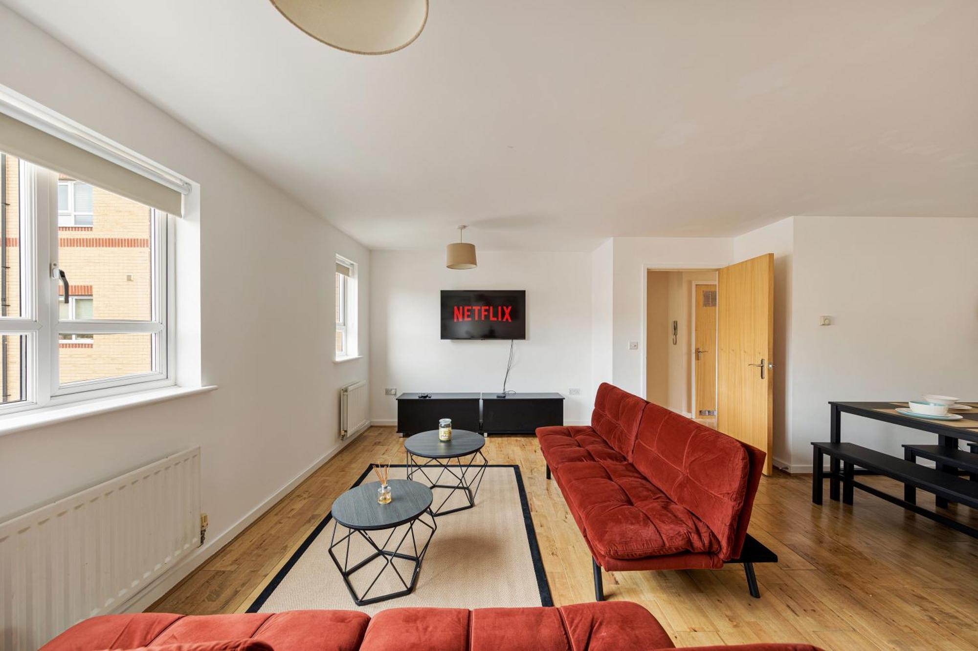 Apartment Spacious Heathrow 2-bed With London Access - Free Parking Feltham
