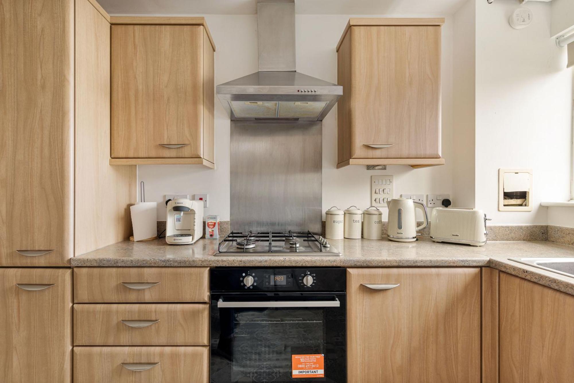 Apartment Spacious Heathrow 2-bed With London Access - Free Parking